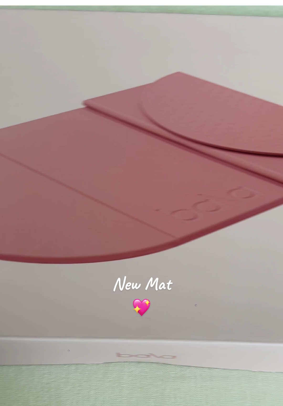 @BALA US New mat, I’m obsessed 😍💖 I’ve been on the hunt for the most comfortable and durable mat for any workout.  #bala #yogamat #pilatesmat #pink #girlythings 