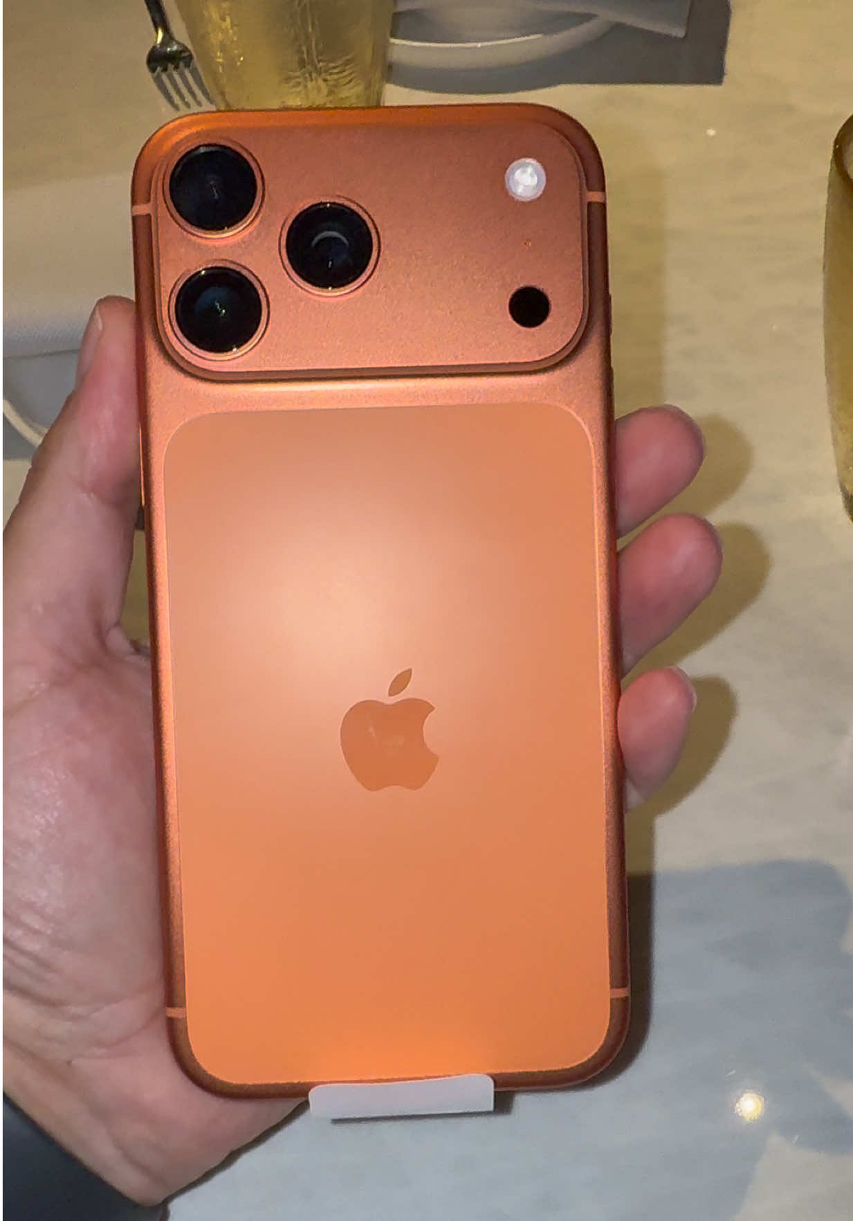 iPhone 17 Pro Max #iphone17promax #perte #arancio #idude @iDude 