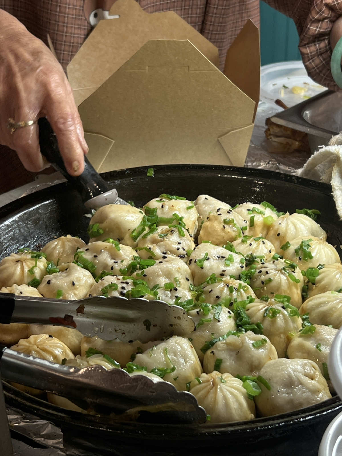 boston chinatown dumpling crawl!! 🥟🥢I’m obsessed with dumplings so this was the perfect day 🫶🏼 thank you @karissaeats for the idea heheee 📍Potluck Cafe | 7 Knapp St, Boston, MA 02111 📍Dumpling King | 42 Beach St, Boston, MA 02111 📍Nan Xiang Express | 52 Beach St, Boston, MA 02111 #boston #chinatown #foodcrawl #dumplings #chinesefood 