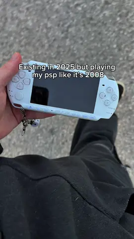 I want to come back to that times😩 #psp #nostalgia #retro #2000sthrowback #playstation 