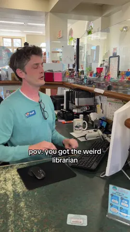 At least he’s thorough…? #fyp #BookTok #viral #books #library 