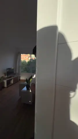 Transformar vidas e cuidar da nossa cidade andam juntos. No córrego Guaicuri, estamos mudando uma realidade marcada por risco e falta de condições dignas: famílias que antes viviam em áreas precárias agora terão moradia segura e de qualidade, ao mesmo tempo em que protegemos os mananciais e o meio ambiente. Esse é o maior programa habitacional da história de São Paulo, que une dignidade, sustentabilidade e futuro para milhares de famílias.