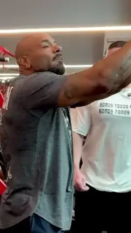 Julião estoura fimose!🤣🤣 #juliobalestrin #cariani #fimose #livepix #meme 