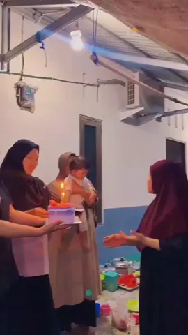 selamat hari menetas  semua do'a terbaik menyertaimu @Tria R 18-9-2025 #heppybirthday #CapCut 