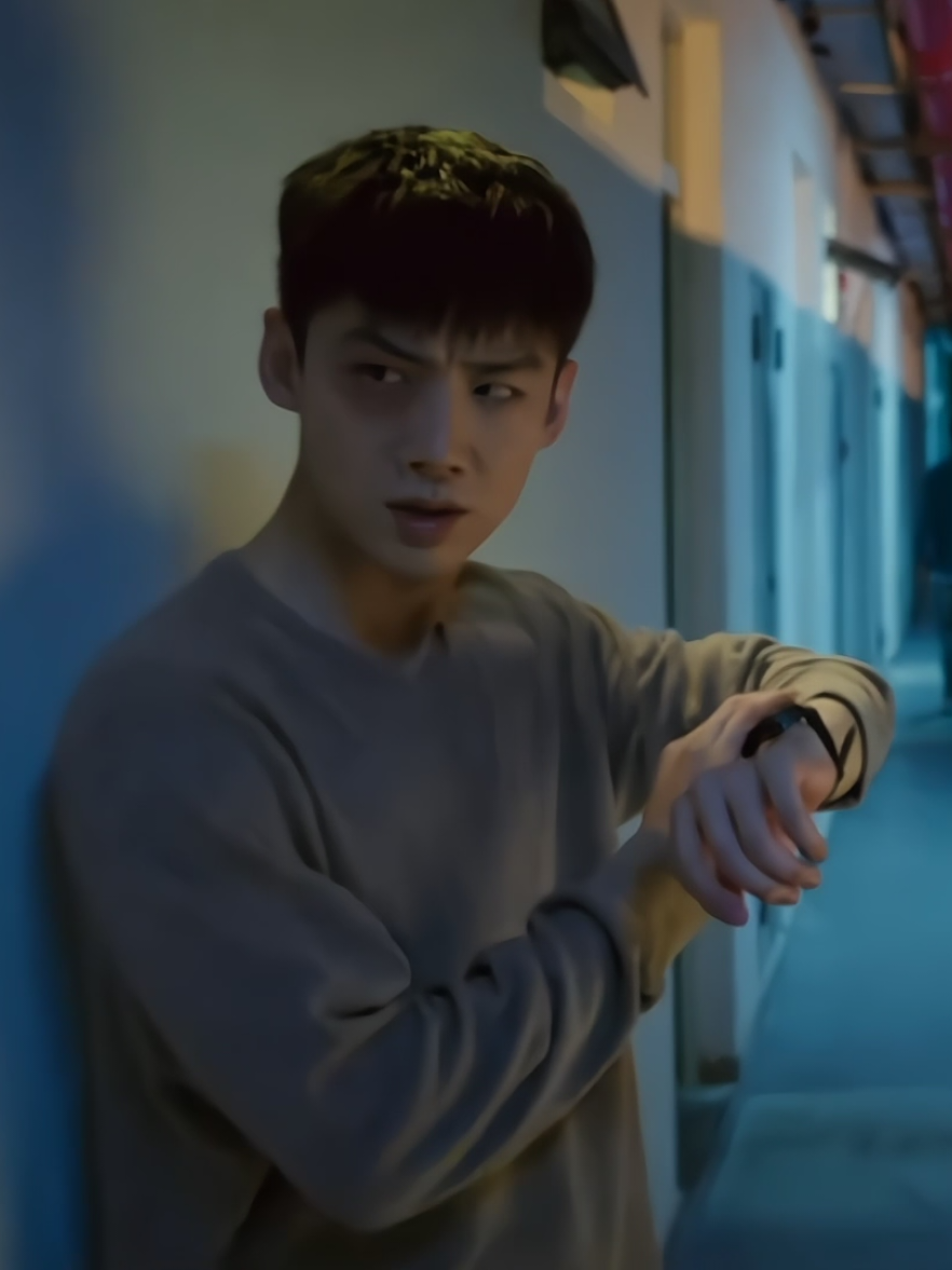 لقطات الجامعه فطستني ضحك😭#cdrama #foryou #fyp #baijingting #mobius 