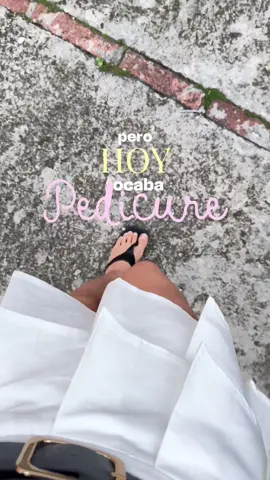 Respuesta a @K👻 acompáñame en mi semana de mantenimiento JAJAJA otra vez hermosas, perdón! 😞✋🏼 pero es que en brasil no hay de estas 🗣️ hoy tocaba #pedicure para darle un #GlowUp necesario a mis #pies ⭐️ mis #uñas me quedaron preciosas, les gustó? #pieslindos 