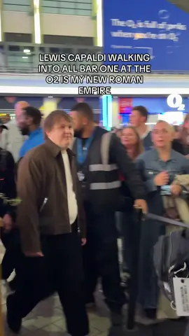 He played his new single Something in the Heavens in there AND IT WAS UNREAL what even is life 🥹🥹🥹🥹 #lewiscapaldi #o2arena #somethingintheheavens #lewiscapaldicore 