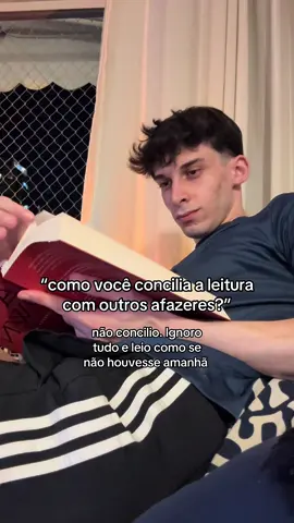 Mais alguém assim por aí? Kkk #BookTokBrasil #leitura #livros #ler 