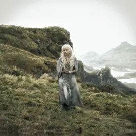 the moment she knew she could ride a dragon #daenerystargaryen #daenerysedit #got #gameofthrones #fyp 