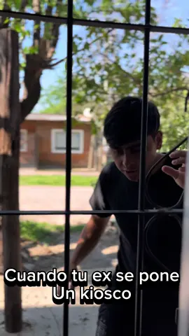 Cuando tu ex se pone un kiosco 