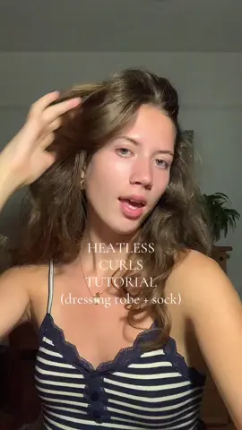 💋 HEATLESS CURLS TUTORIAL 💁‍♀️ #fyp #heatlesscurls #tutorials #sockcurls #videoviral 