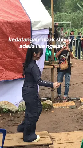 pesona biduan adella🔥🔥 @Sherlymdyana  #adellangelak #adella #cumicumiaudio #foryou #sherlykdi 