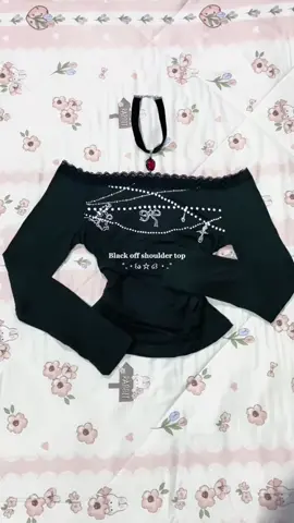 Black off shoulder top🖤 #fashion #offshouldertop #เสื้อปาดไหล่แขนยาว #เสื้อปาดไหล่ #เสื้อผ้าแฟชั่น 