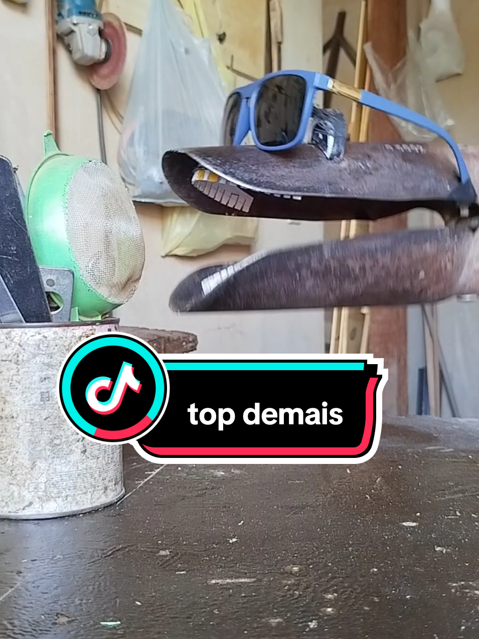 cavadeira a ferramenta que canta #ferramenta #cavadeira #dublagem 