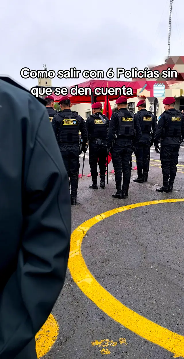 Ustedes se organizan..😂 #fypシ゚ #fouryou #police #bandida #locas 