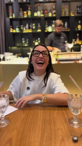 Alguém já experimentou o drink de Biroma? 😂😂 Gente, a degustação de drinks no @conceitobarsp foi uma delícia e super divertida! Além das comidinhas e bebidas especialmente para a criançada, teremos o Conceito Bar para servir drinks alcoólicos e não-alcoólicos também! Eles são demais! O atendimento é impecável e o cardápio completo. Estou ansiosa pelo grande dia, e vocês? 🚨 ALERTA 🚨: beba com moderação e evite o consumo excessivo de álcool. Obs: venda de bebida alcoólica a menor de idade é terminantemente proibida.