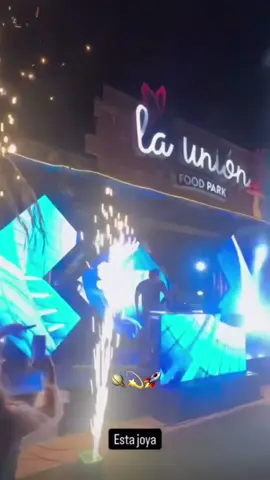 Joya 💎 de mashup: INTERESTELLAR X DESIRE by Ernie Cortes 🪐🚀#nuevolaredo #launionfoodpark #interestellar #desire #yearsandyears 