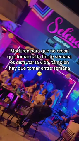 #selenadiscobar #discotecapiedecuesta #piedecuesta #discoteca #musicacroosover 