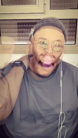 غمزاتو بو صباح 😉😉@📸 Y | الـمصور #الشعب_الصيني_ماله_حل😂😂 #viral #fyp #الكويت #الخليج 