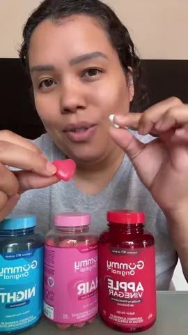 ✨ Kit 3 Gummy Original – Cabelos, Sono e Metabolismo ✨ 💤 Night: Ajuda no relaxamento e qualidade do sono 🍎 Apple Cider Vinegar: Apoia o metabolismo e bem-estar 💇‍♀️ Hair: Fortalece fios, pele e unhas ✅ Fórmula completa ✅ Prático em formato gummy ✅ Mais saúde e beleza no seu dia a dia 👉 Aproveite e garanta já o seu! #gummyhair #gummynight #kitgummyoriginal #tiktokshop 