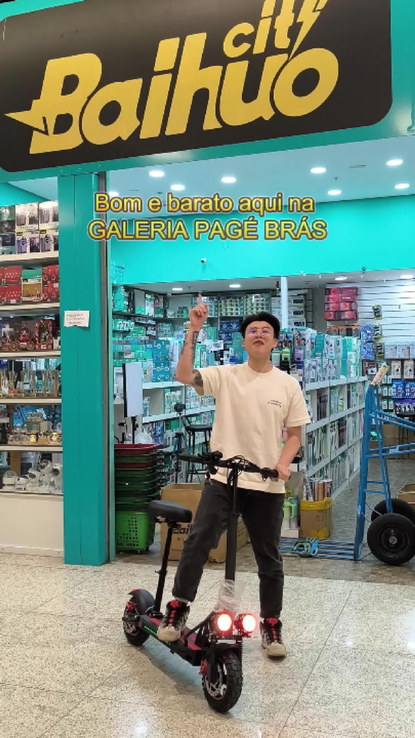 🛹⚡ A diversão sobre rodas chegou na Galeria Pagé Brás! Na BaiHuo City, você encontra patinetes e hoverboards que são sucesso entre crianças e adultos. 💨 Velocidade, estilo e tecnologia em cada passeio 📦 Disponível no atacado → estoque que vende rápido! 📍 Venha conferir de perto na Galeria Pagé Brás BaiHuo City (11) 95086-1888 #GaleriaPagéBrás #ShoppingImportados #ShoppingEletrônicos