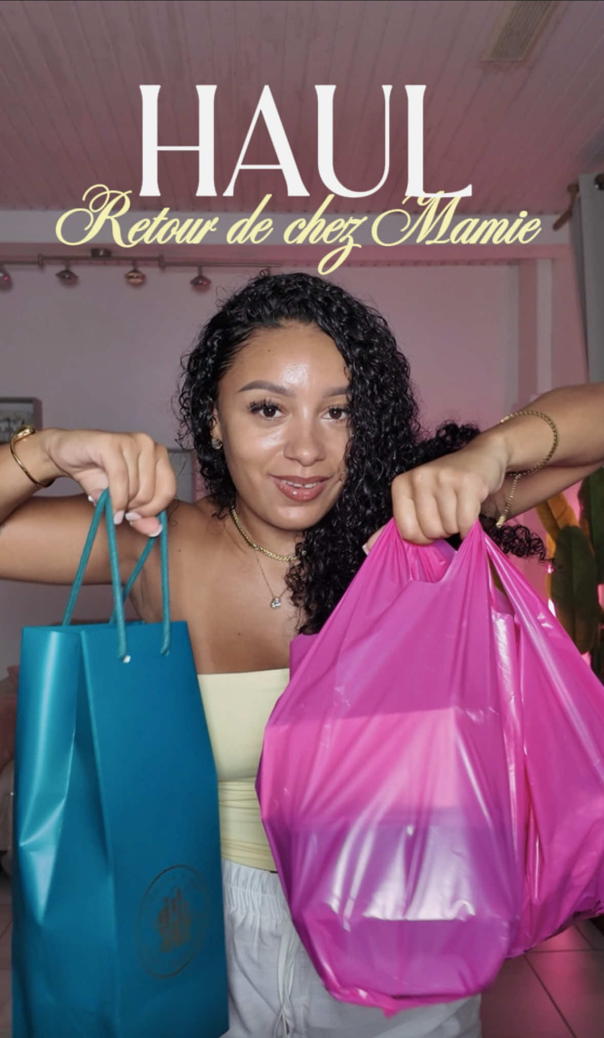 🌸 Retour de chez ma Mamie Monique 🥰 Comme toujours, elle m’a préparé plein de bonnes choses à manger : des gâteaux, des petites douceurs et des produits faits maison, remplis d’amour 💕🍰✨ Prenons soin de nos Mamies, ce sont nos plus beaux trésors 🙏💖 Merci à ma Mamie chérie, que Dieu la préserve 🌷 #famille #mamie #gateau #Love #martinique 