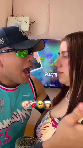 Hay mira bien que me enamore de ti🤞🏻#temazo #nunca #musi #pastor #amoraprimeravista 