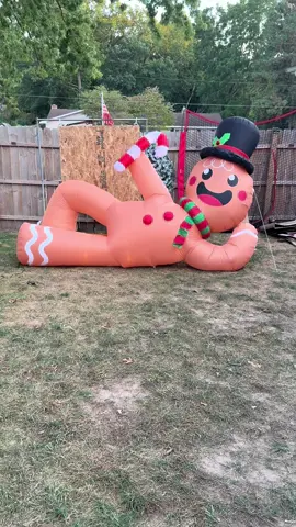 #Christmas #ChristmasDecoration #ChristmasInflatable #GingerbreadMan #CandyCane