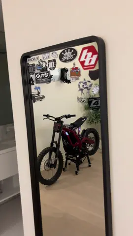 My room mogs yours😘 #surron #room #fypage 