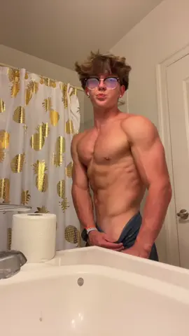 chasing the davis penny physique💨💨 #gym #gymmotivation #fyp #gymshark #cardio 