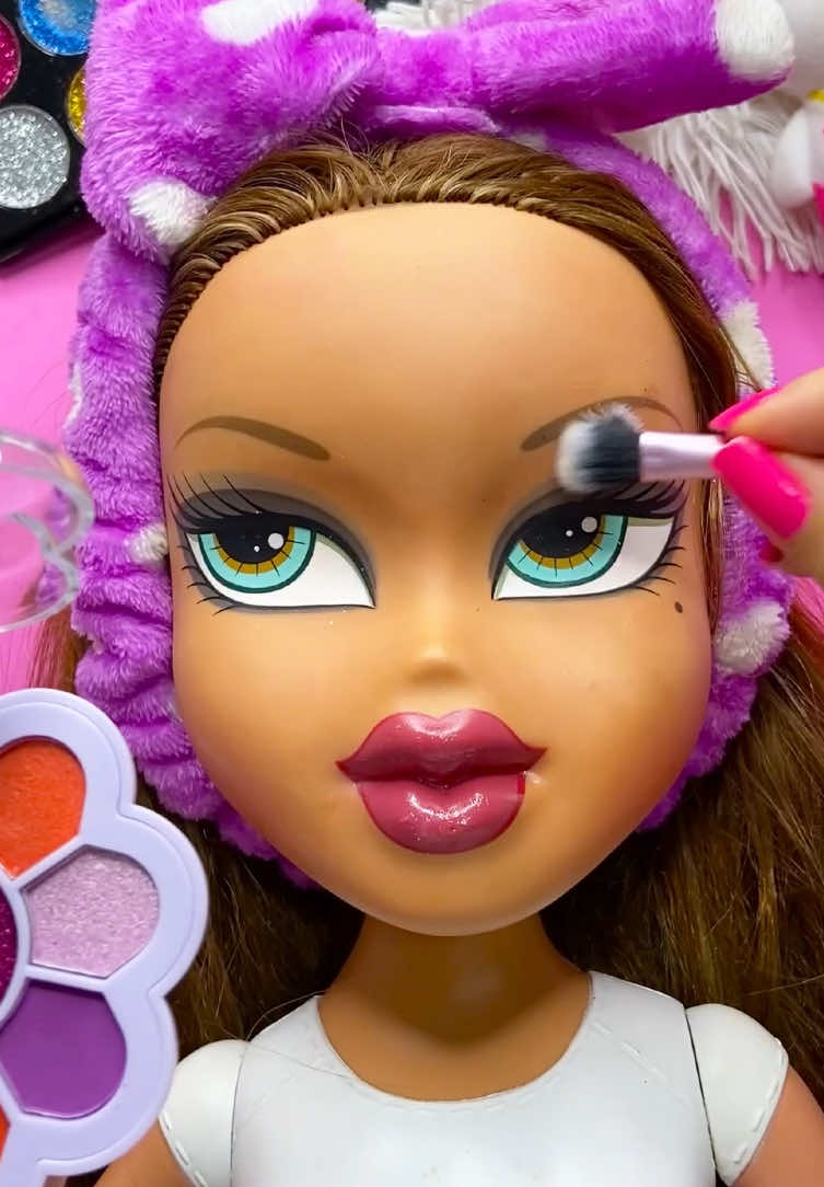 ASMR Beautiful Makeup Mannequin Fast and Easy  #asmr #asmrsounds #asmrmakeup #makeuptutorial #mannequin 