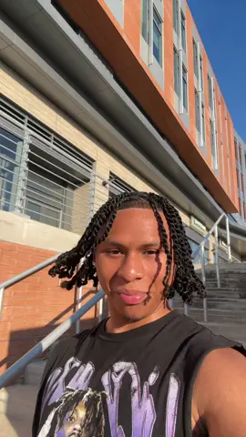 Feeling myself #fyp #lightskins #delo 