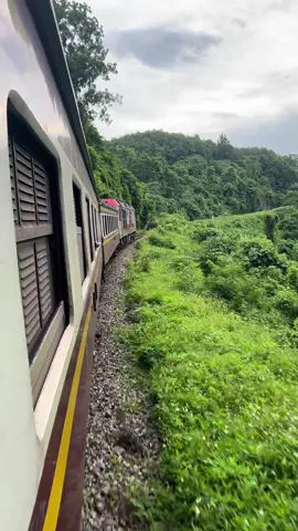 😁 #ลงไปเรื่อย #รถไฟ #รถเร็วสายใต้🚝 #รถไฟสายใต้ #qsy 