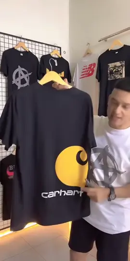 Kaos Casualyn ini cocok buat kamu! Ada warna hitam dan putih, tanpa jahitan samping. Bahannya katun tebal dan adem.