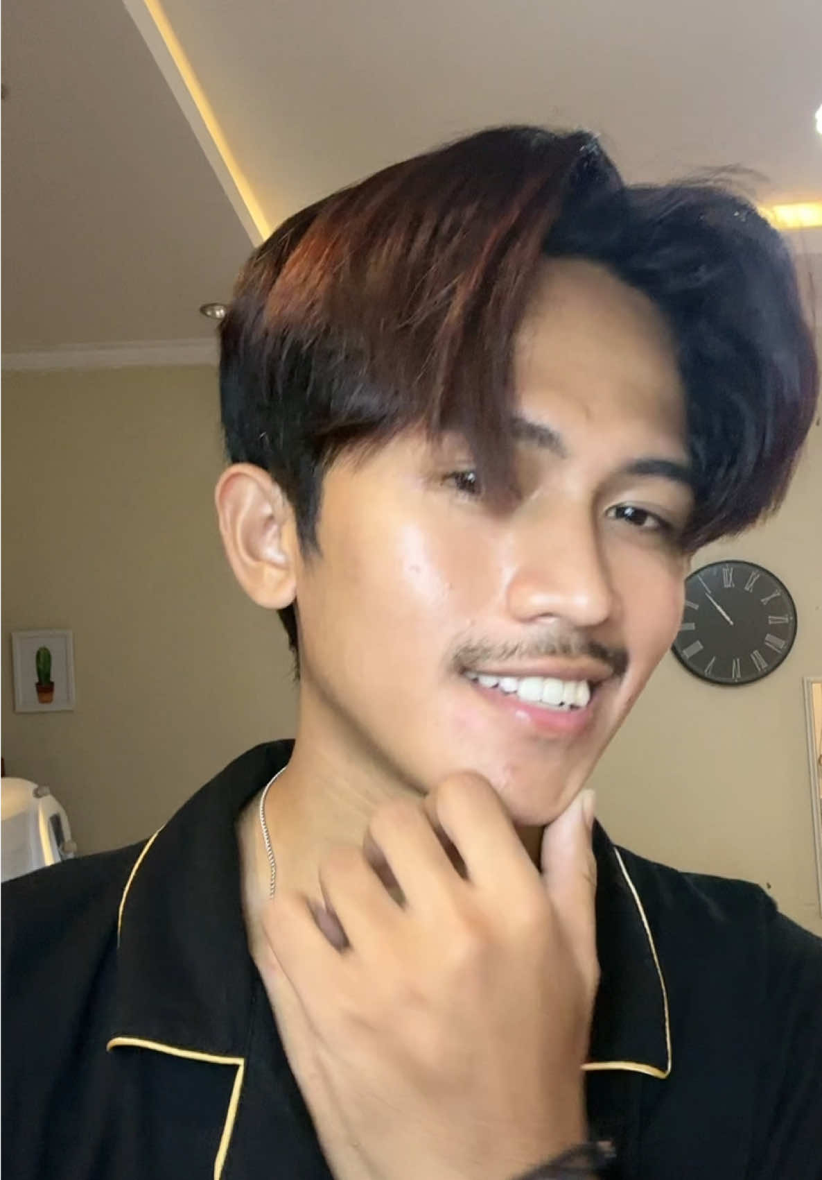 Belom ada versi ini kan?😬 #drawdaffaagathabermundo #transition #smooth #handg #musically 