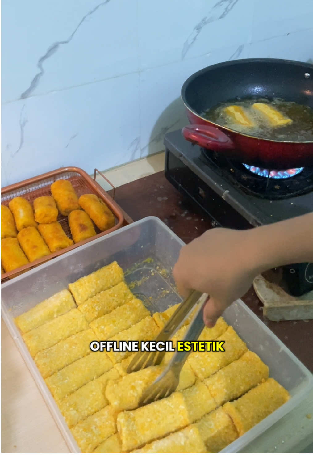 pelan-pelan pak supirrr🤫 beli aja dulu risolku sinii,risol enak di Tulungagung raya. Risol Goreng/Frozen,Risol Cake,Risol Bucket, dan risol untuk segala acara siap dilayani😘 order cek bio!🫵🏻 #fyp #risolmayo #risoltulungagung #njajantulungagung #kulinertulungagung 