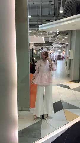 Pinkyy gemess💖🦩🌸 #blousewanita #koreanblouse #atasanwanita #ootdhijab #blousesalur 