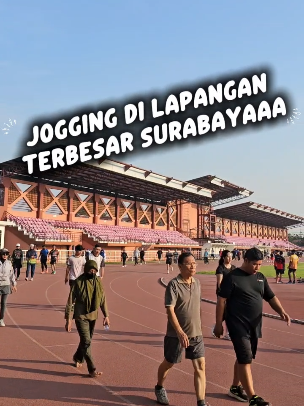 Lapangan terbesar di Surabaya ..  Enak dan seru poll jogging disana 😍😍😍 #surabaya #lapanganthor #lapanganthorsurabaya #2025#Vlog 