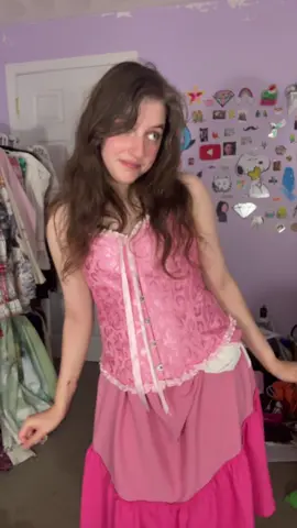 Since I wore the corset backwards the first time here is it on the right way 😂