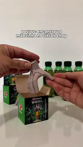 CHEGAMOS NO TIKTOK SHOP! E com a promoção que vcs amam 💚🕸 Agora as caçulinhas chegam para todo o Brasil (e a mãozinha também, é claro!) #GuaranáAntarctica #TikTokShop #Mãozinha *Participação válida para pessoas físicas com idade igual ou superior a 18 anos, domiciliadas em território nacional, relativa à compra dos produtos participantes na loja Guaraná Antarctica no TikTok Shop, no período entre 17/09 e 31/12/2025 ou enquanto durar o estoque mínimo de 120 brindes. Limitada a quatro brindes por CPF durante todo o período da promoção. Consulte a disponibilidade na sua localidade. Antes de participar, leia o Regulamento em www.guaranaantarctica.com.br/pt-br/promocaculinhas. Certificado de Autorização SPA/MF 02.044468/2025.