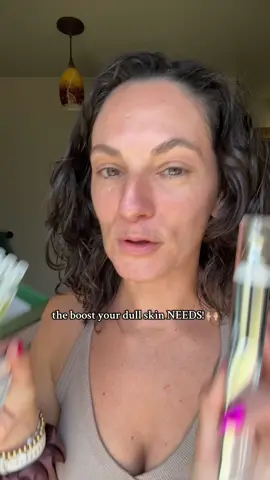 I swear, being a busy mom over 40 means my skincare routine has to work overtime—and this WNP Star Anti-Aging Set totally gets it. 💫 It’s like a 3-in-1 dream team for my face and eyes. The hyaluronic acid ampoules? So lightweight and hydrating, they make my skin feel like it’s had a tall glass of water. The oil suspension serum? Obsessed with how it absorbs so quickly and leaves my skin feeling soft, not greasy. And don’t even get me started on the electric eye cream—12,000 vibrations per second?? My under-eyes are living their best life. 👀✨ Honestly, it’s funny how something so simple can make such a difference. I feel like I’ve finally found something that works for me and my skin. #BusyMom #Over40 #AntiAging #wnpskincare #wnphyaluronicacid @WNP Skincare US 