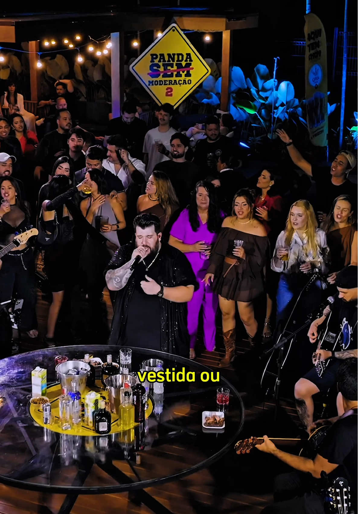 💥 SAAAAIIIIIIUUUUUUU!!! 💥 De fato uma das músicas mais lindas da minha carreira até aqui, feliz demais por poder transmitir essa mensagem ❤️🎶🐼 🚨🚨 JÁ CORRE NA SUA PLATAFORMA DIGITAL FAVORITA E DA O PLAAAYYY, saiu também no YouTube, viu!? E tá sentimentoooOOO!! 📲‼️ Confere aí um pedacinho… 😮‍💨🔊💕 Já pode adicionar na playlist que essa aqui é especial 😍😍😍 EU TE SEGURO - PANDA 🎶