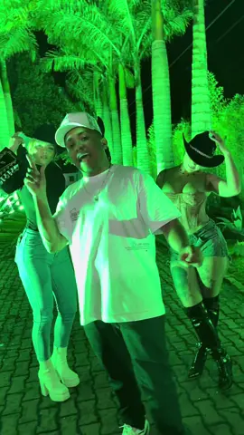 Una uva ya está el video disponible en YouTube  #videoviral #hoy #tendencia #viralditiktok #paratiiiiiiiiiiiiiiiiiiiiiiiiiiiiiii 