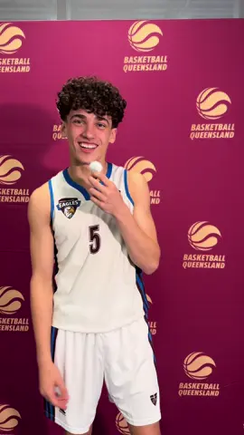 𝐖𝐡𝐚𝐭’𝐬 𝐲𝐨𝐮𝐫 𝐛𝐢𝐠𝐠𝐞𝐬𝐭 𝐛𝐚𝐬𝐤𝐞𝐭𝐛𝐚𝐥𝐥 𝐢𝐜𝐤? 🏀😂 Day 1 at Molten CBSQ Open and we had to ask… @MOLTEN STORE OFFICIAL 