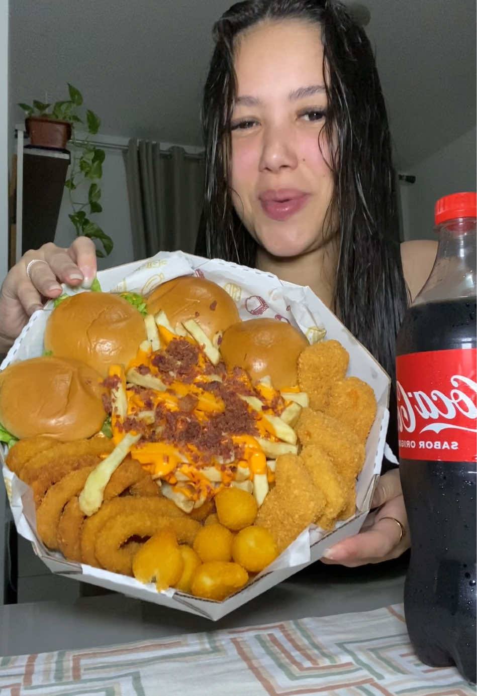 Bora de combo? . . #comendo #comidas #hamburger 