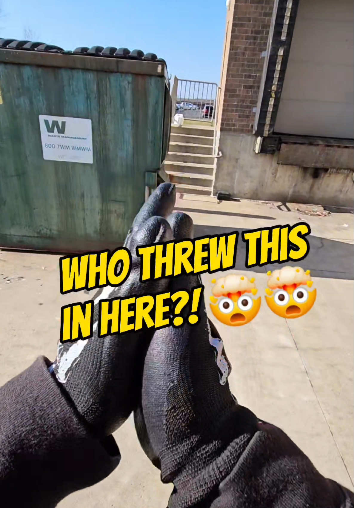 Who threw this in here?! 😲 #dumpsterdiving #donate #viral #fyp #wow 