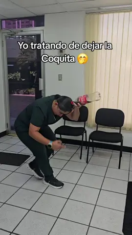 Es que ella no me deja 🤣 #humor #paratiiiiiiiiiiiiiiiiiiiiiiiiiiiiiii #cocacola #viral #fyp 