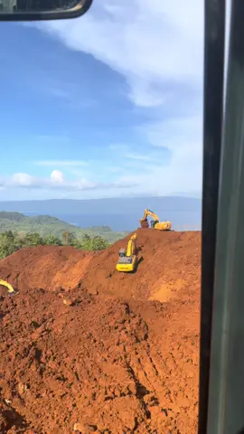 Sementara mendaki ksian😑😂#fypageシ #tambangnikel #operator_excavator 