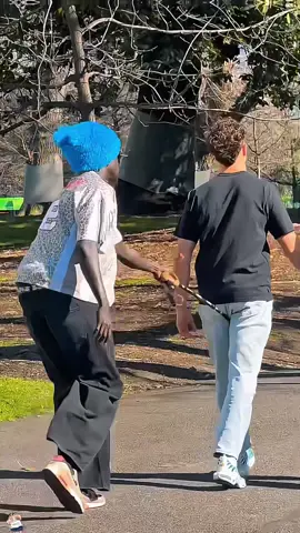 The blind man’s evil scheme 🥹😅😂#fyp #prank #foryou #funnyvideos #scary #scared #funnyprank #trend #street 