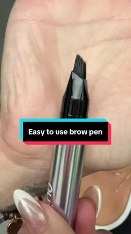 I don’t think I’ve ever done my brows so fast! #brows #browbrush #browpen #browtutorial 
